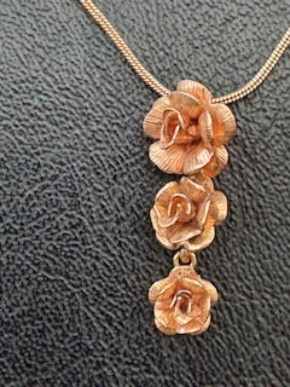 Krementz gold filled necklace-Cable chain-Three rose buds pendant